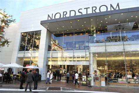 nordstrom return policy      returns bare foots world