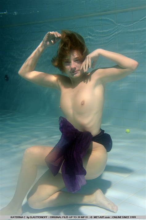 katerina naked underwater