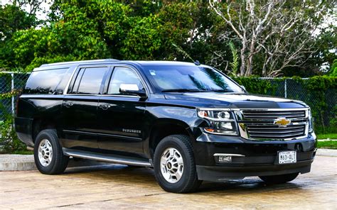 chevrolet suburban  perfect suv  large families autoversed
