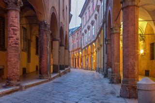 bezoek de italiaanse stad bologna  het najaar cheapticketsnl blog
