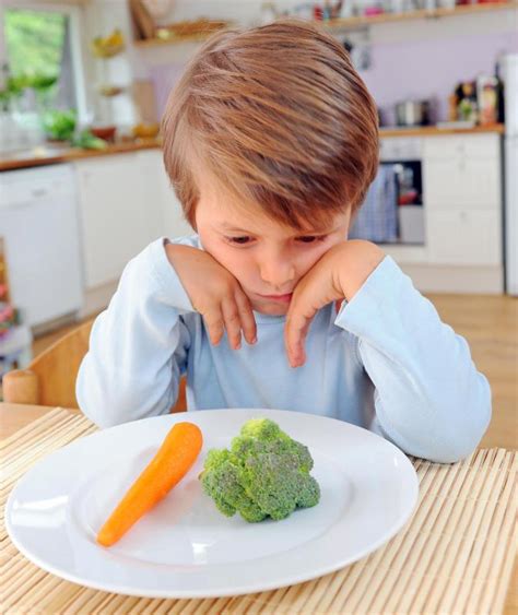 eating carrots improve eyesight  pictures