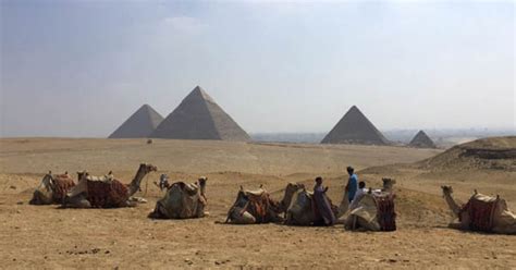 egypt investigating after couple pose naked on top of pyramid of giza