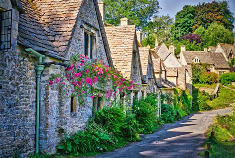 cotswolds bibury england uk how to visit and
