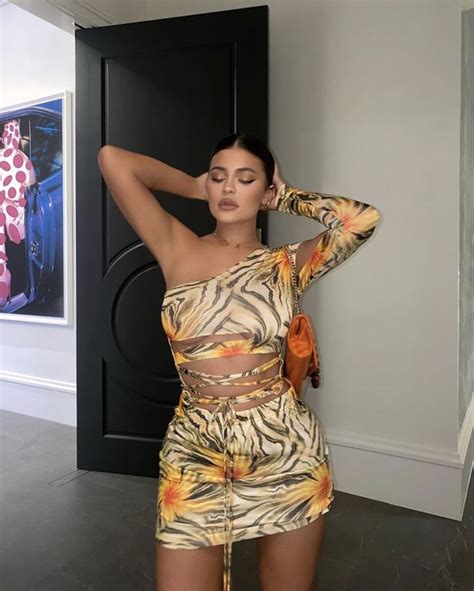 kylie jenner asserts her dominance in sexy snap but insists she s not