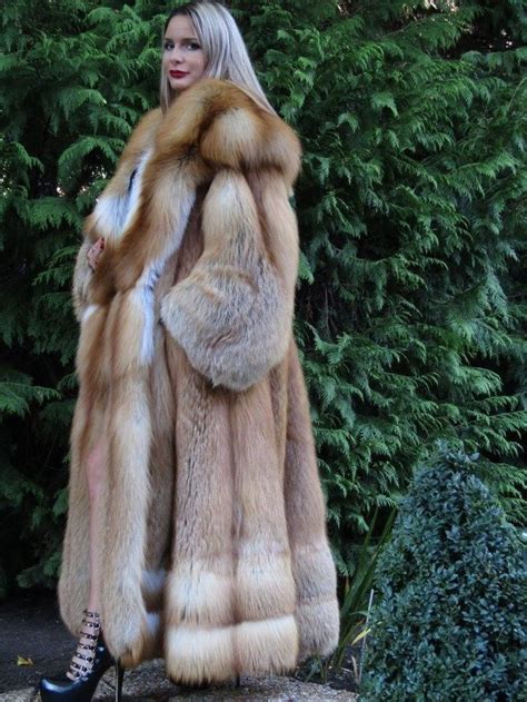 Pin By Charlie Mouwer On Furs Fabulous Furs Fur Fur Coat