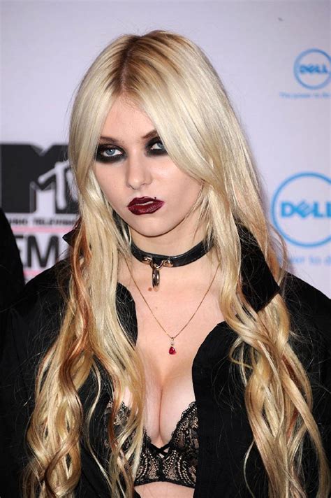 taylor momsen nude and hot photos scandal planet
