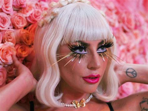 Lady Gaga Abandona Su Aspecto Más Normcore En Stupid Love Su Nuevo