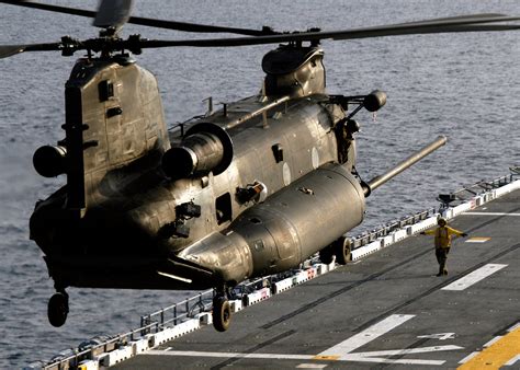 Boeing Ch 47 Chinook Wallpaper And Background Image 1600x1143 Id 354873