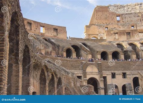 innenraum von roman coliseum rom italien redaktionelles bild bild
