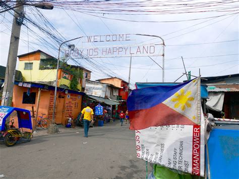 eyd2015 likhaan center for women in manila s slums girl vs globe