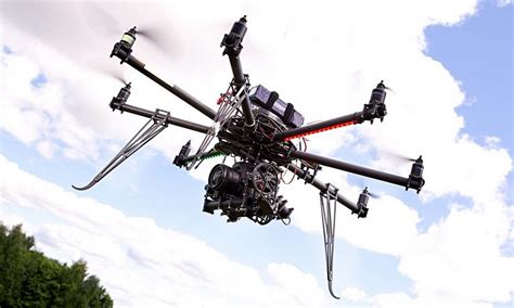 policyjne drony  rozpedzania tlumu beda lagodniejsze niz czlowiek  palka