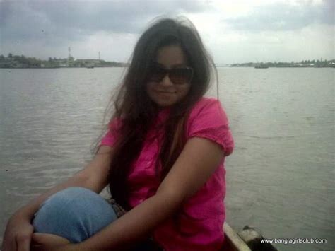 Very Beautiful Bangladeshi College Girl