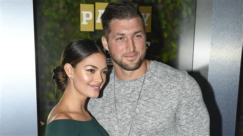 Tim Tebow Gets Engaged To 2017 Miss Universe Calls Himself The