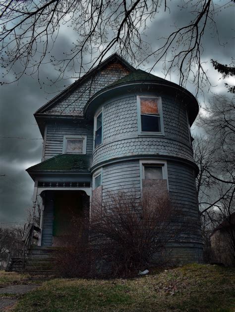 abandoned house  kind  creepy  meocx