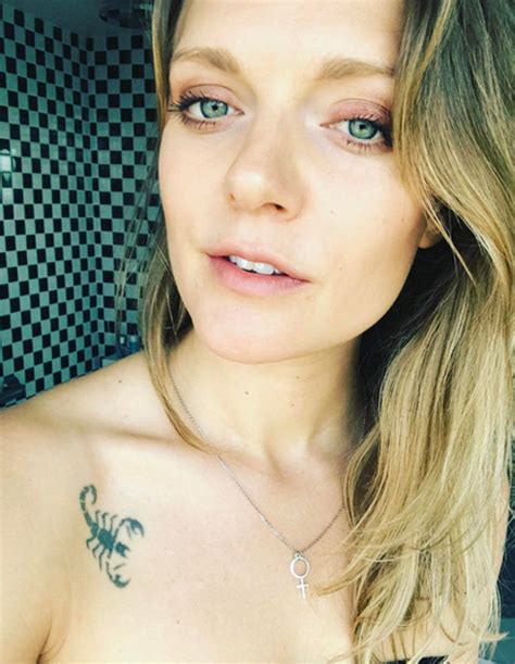 Tove Lo Goes Topless On Stage As She Flashes Bare Boobs At