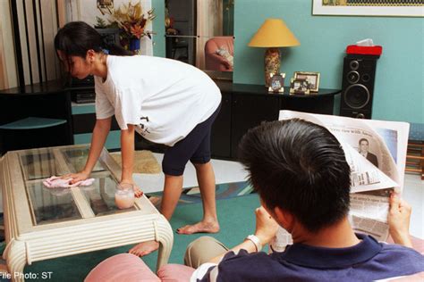 Some Bosses Reluctant To Give Maids Weekly Day Off Singapore News