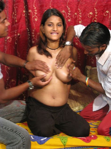 الهندي فاتنة يحصل لعبت مع في الإباحية الصور