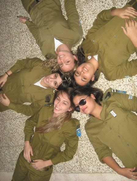 Beautiful Female Soldiers Of Israeli Defence Forces