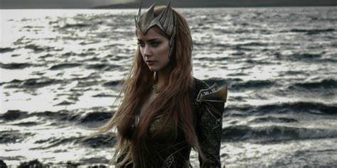 Amber Heard S Aquaman Hairdo Is Intense And Pretty Awesome