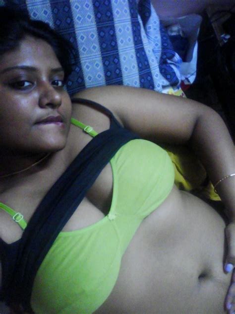 indian wife showing her boobs 9 pics