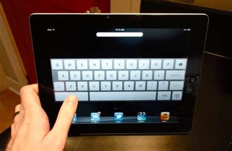ipads keyboard float   middle   screen heres