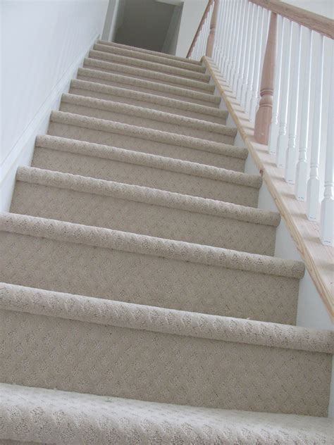 pin  margie traband   house ideas carpet stairs entry foyer textured carpet