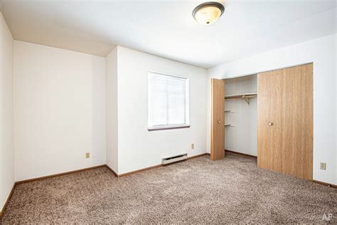 ridgeview heights apartments   ridgeway ave madison wi  apartment finder