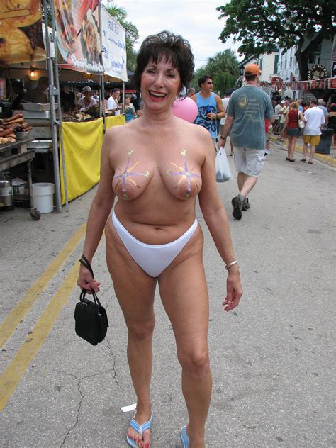 Sexy beautiful older wife exhibitionist thumbnails