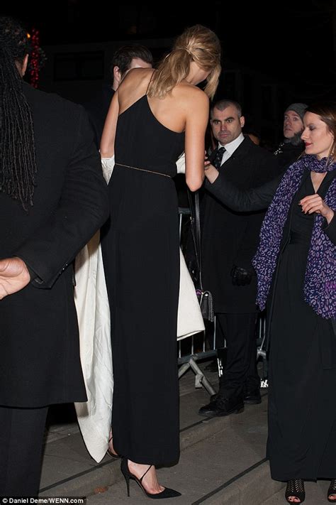 Karlie Kloss Sizzles At London Gala After Victorias Secret Confirmed