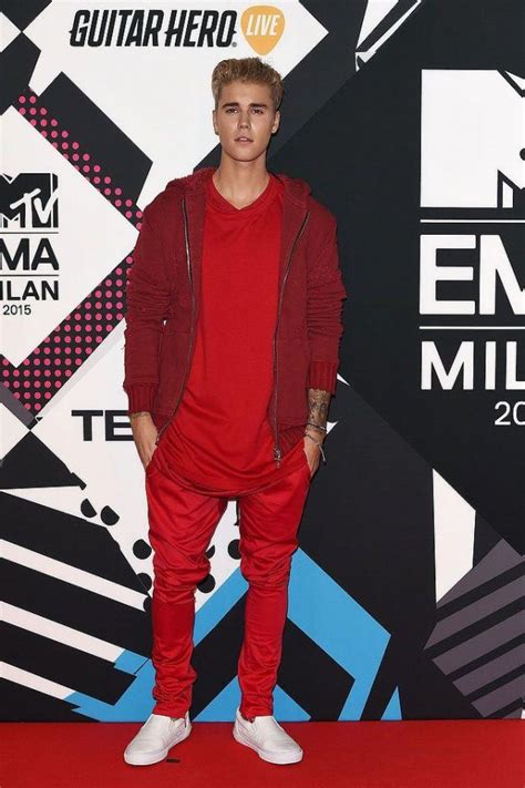 Red Distressed Zip Up Hoodie Worn By Justin Bieber At 2015 Mtv Ema At