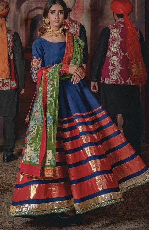 pin  aisha  pakistani wedding outfits pakistani dresses pakistani wedding outfits