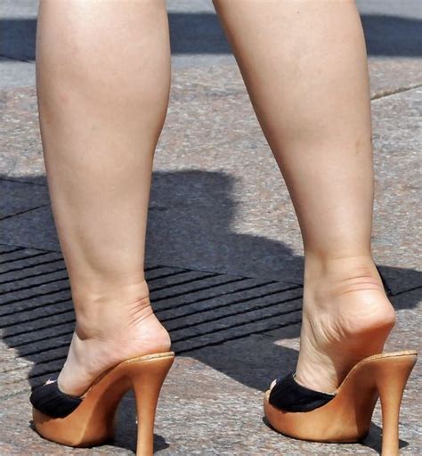 Pin On Women Feet Showing Soles Sandals