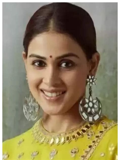 marathi actresses who made heads turn in yellow outfit times of india