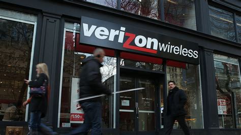 verizon confirms  existing contract customers    phone upgrades  verge