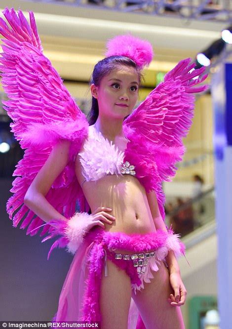 Chinese Mall Holds Fake Victoria S Secret Show With Girls
