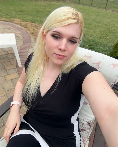 🏳️‍⚧️ amanda rae 🏳️‍⚧️ on twitter do you like trans girls 😋