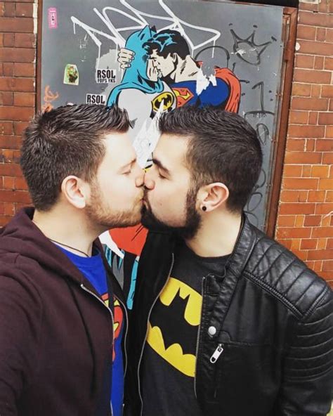 Pin On Handsome And Sexy Men Kissing