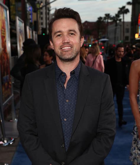 actor rob mcelhenney   completely ripped extratvcom