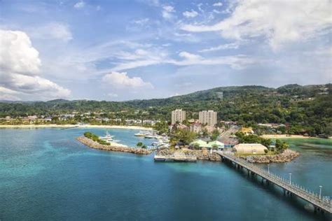 Explore Jamaica Discover Kingston Montego Bay And Ocho Rios