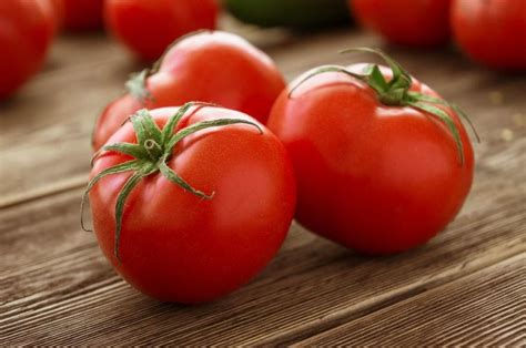 tomate  es origen beneficios tipos valor nutricional  mas