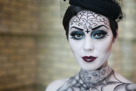 apply  halloween makeup threads blog
