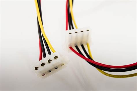 atx 2x2 female daisy chain with 3 x at female 4p right angle 18awg