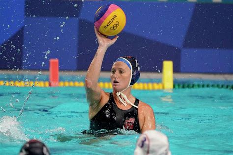u s women s water polo recovers from hiccup rolls to historic win