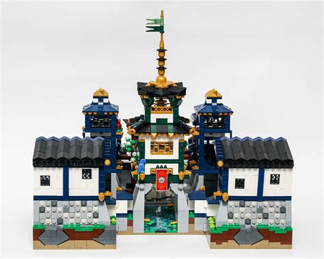 ninjago castle rear  ninjago inspired castle   qu flickr