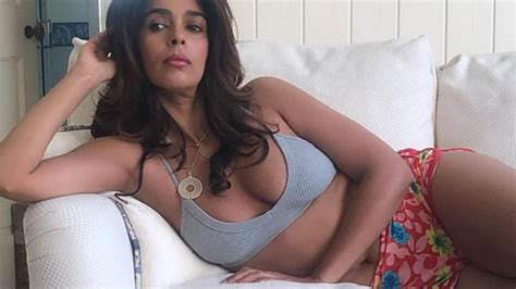 Mallika Sherawat Crossed All Limits Of Boldness Showed Off Her Toned