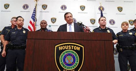 former houston police officer charged with murder over raid
