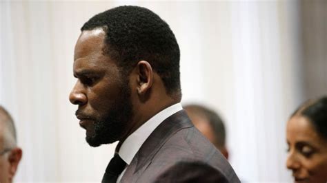 r kelly arrested on federal sex crime charges in chicago