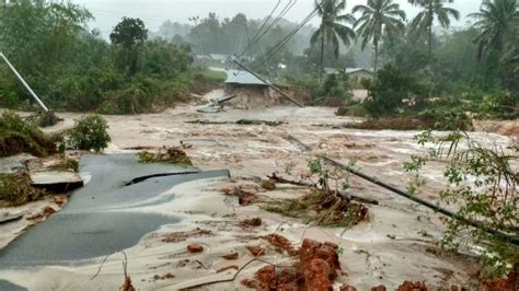 akibat banjir puluhan rumah dan sejumlah jalan terputus di belitung timur okezone news