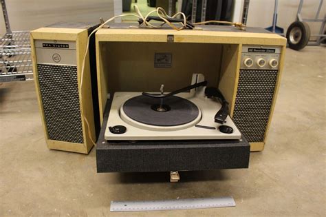 vintage rca victor portable record player  speakers