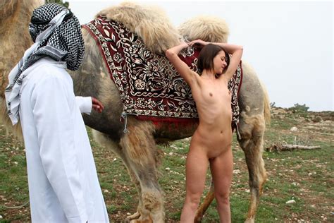 naked calla a on the camel russian sexy girls